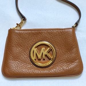 Michael Kors Fulton Wristlet Zip Brown Luggage